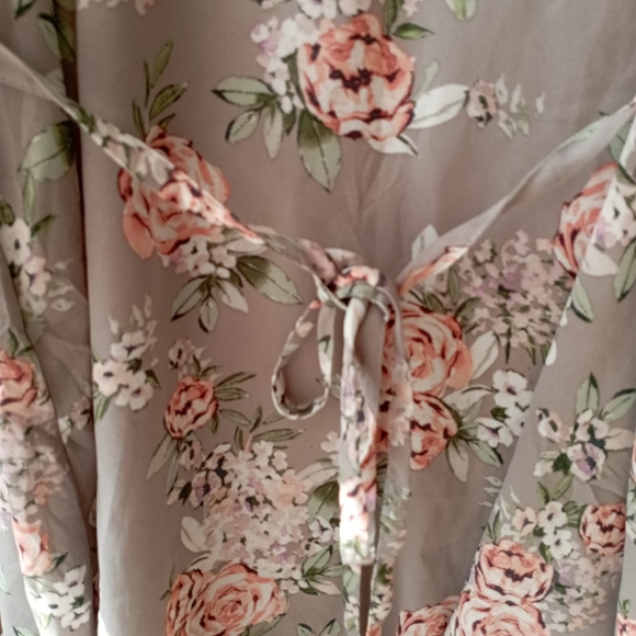 Torrid Plus Floral Strappy Top - Picture 12 of 13